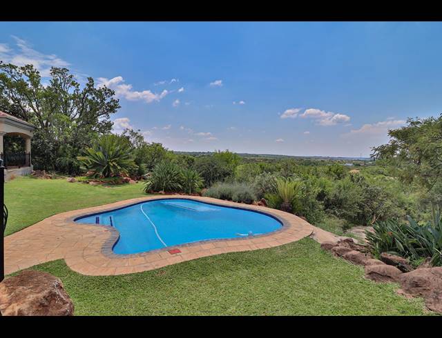 4 BEDROOM HOUSE FOR SALE IN LEEUWFONTEIN ESTATE